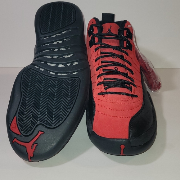 Air Jordan 12 Retro (Reverse Flu Game) - Picture 2 of 4